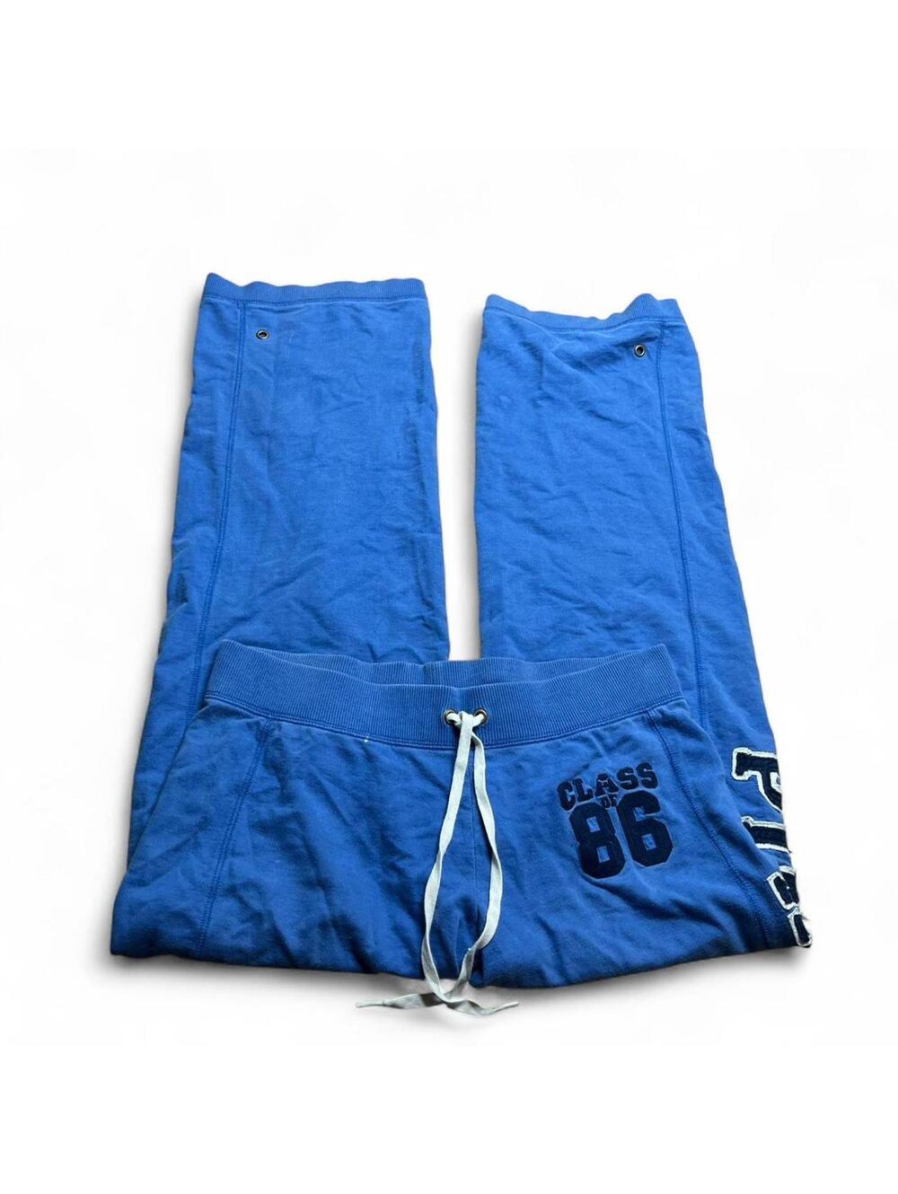 y2k vs pink sweats